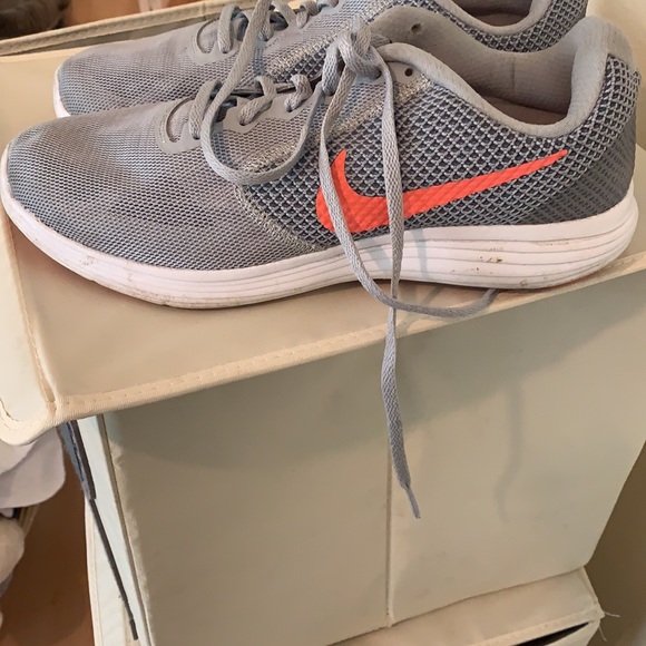 Nike running shoes - Picture 3 of 7